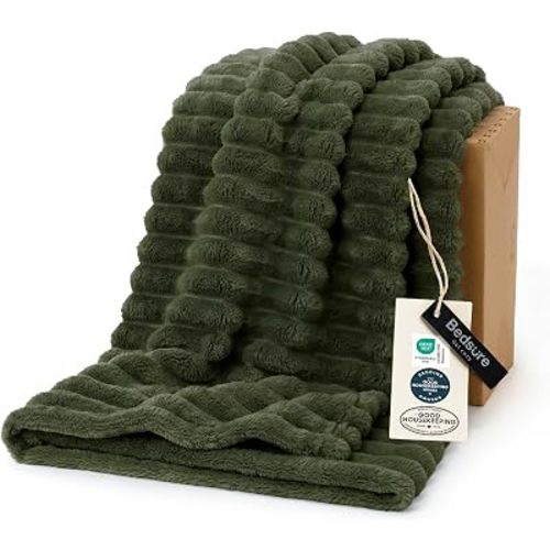 Bedsure Soft Twin Blanket for Bed Decor Gifts Green 60"x80"