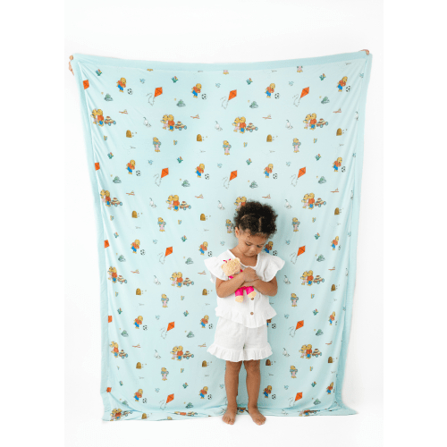 Berenstain Bears® Large Quilted Bamboo Blanket – Little Crowns & Capes