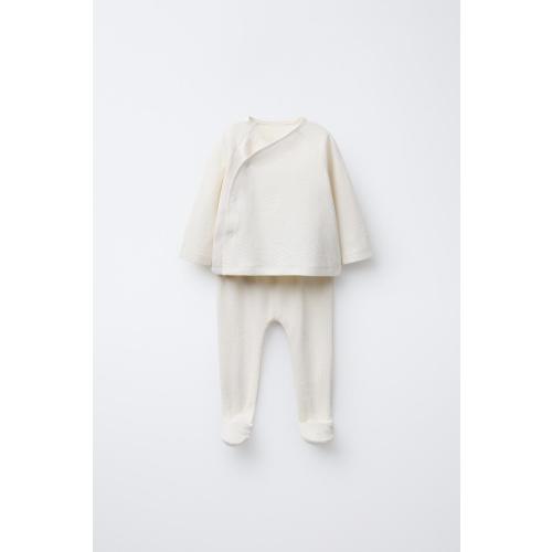 TEXTURED T-SHIRT AND LEGGINGS SET - Ecru | ZARA United States