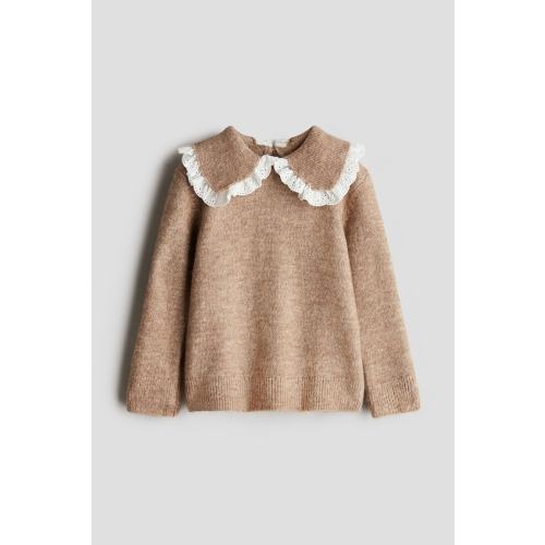 Sweater with Peter Pan Collar