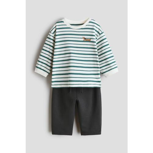 2-PIECE T-SHIRT AND PANTS SET
