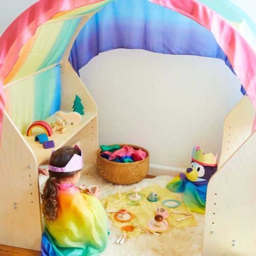 Playstand – Sarah's Silks