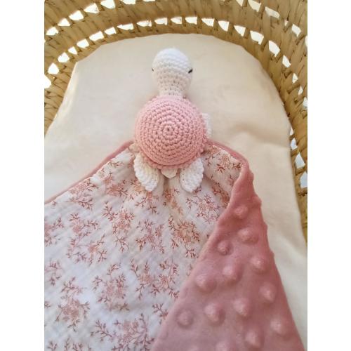 Turtle muslin comforter for baby. Crochet comforter, double gauze cotton, minky, customizable, handmade in France