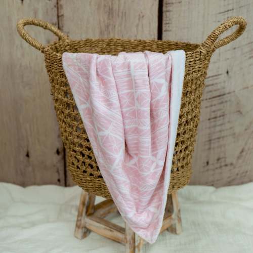 Amataga Baby Blanket (Soft Pink) – Polybubs