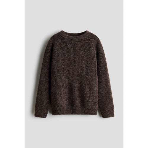 LOOSE-FIT WAFFLE-KNIT SWEATER
