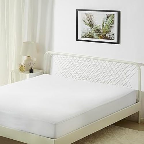 Amazon Basics Waterproof Mattress Protector, Bed Bug and Dust Mite Barrier, King, White