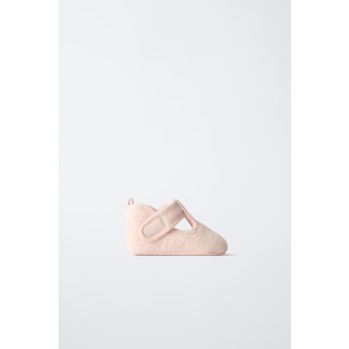 SANDAL-STYLE BOOTIES