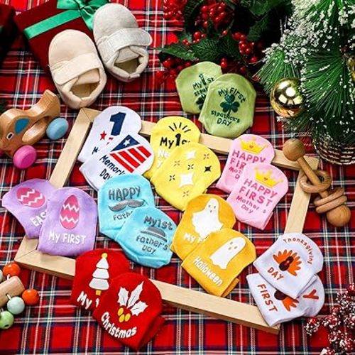 Amazon.com: Silicherry 11 Pairs Baby Socks Gift Set Baby 1st Christmas Socks Baby Socks with Sayings on The Bottom Non Slip Unique Newborn Baby Socks with Grips for Various Festival Seasons Unisex,0-12 Months: Clothing, Shoes & Jewelry