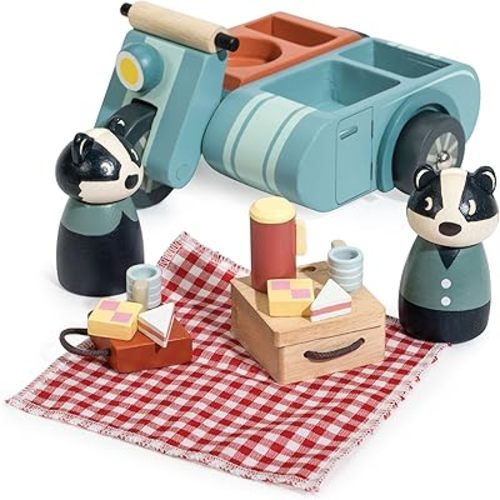 Tender Leaf Toys - Badger Picnic Motorbike Ride - 13pc Wooden Pretend Play Set on Wheels with Boris, Betty and Accessories - Encourages Imaginative Play and Storytelling - Age 3+