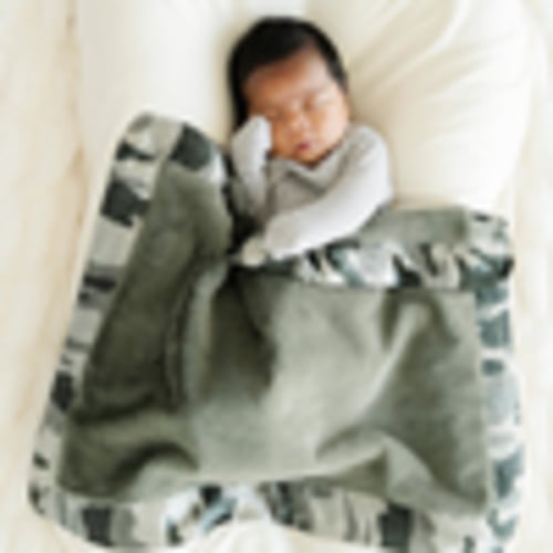 Satin Back Mini Blanket by Saranoni: Cozy & Stylish