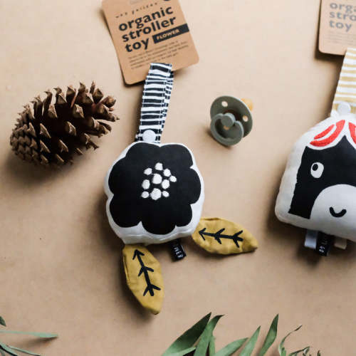 Wee Gallery Stroller Toy - Flower – UrbanBaby shop