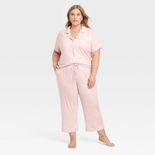 Women's Cloud Knit Short Sleeve Notch Collar Top and Cropped Pants Pajama Set - Auden™