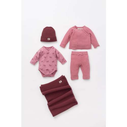 Chunky Knit Cuddle Box | Monica + Andy