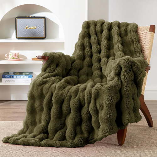 Loves cabin Faux Rabbit Fur Fleece Throw Blanket, Soft Plush, Dark Green, 50" x 60"