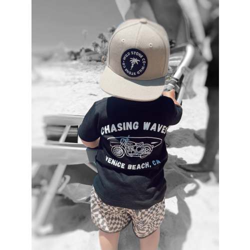 Chasing Waves Tee – Wild Stone Co