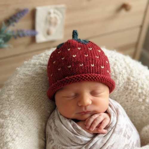 Hand Knitted Baby Girl Beanie Strawberry Hat (Newborn-3 Months)