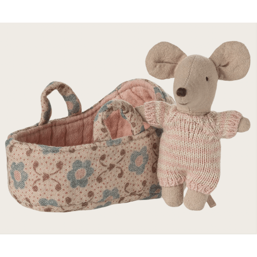 PRE ORDER Baby mouse in carry cot - Rose