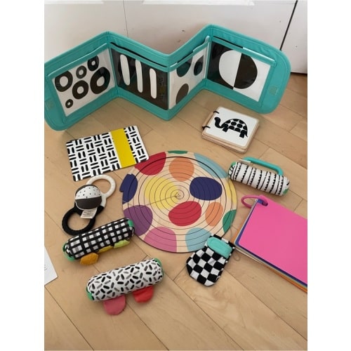 Lovevery The Looker Play Kit (0-3 Months)