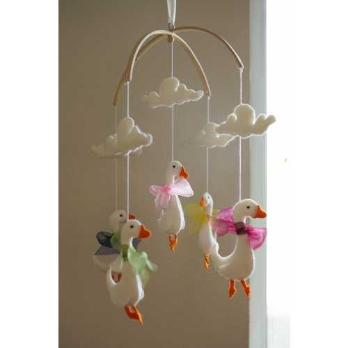 Goose Baby Mobile, Nursery Mobile with Geese, Felt Baby Crib Mobile, Neutral Nursery Decor, Handmade Cloud Mobile, Goose Nursery Theme