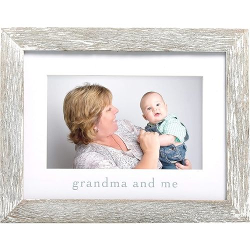 Pearhead Grandma and Me Rustic Picture Frame, New Grandmother Gift from Baby, Farmhouse Nursery Decor, Tabletop or Wall Display, 4x6 Photo Insert, Distressed Wood Mother’s Day Present