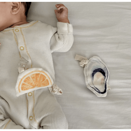 Oyster Rattle Set