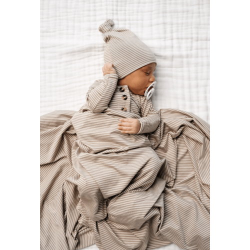 Banks Newborn Hat Bundle (Gown)
