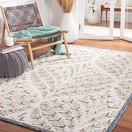 SAFAVIEH Capri Collection Area Rug - 5' x 8', Ivory & Green, Handmade Wool, Ideal for High Traffic Areas in Living Room, Bedroom (CPR208B)