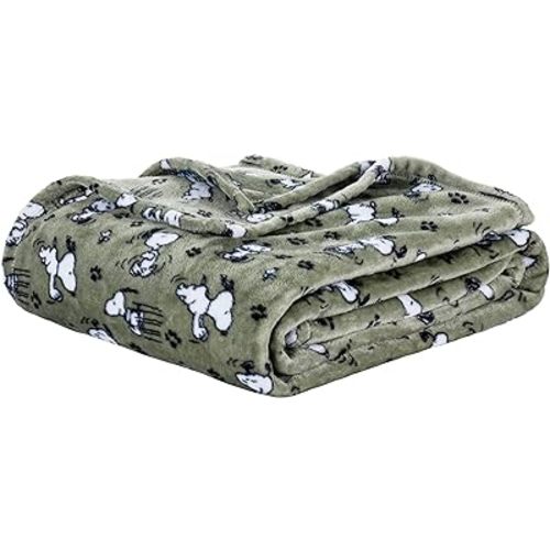 Berkshire Blanket Peanuts® VelvetLoft® Cute Character Snoopy Plush Blanket,Loden Green,Twin 60 in x 90 in (Official Peanuts® Product) - Twin (60 in x 90 in)