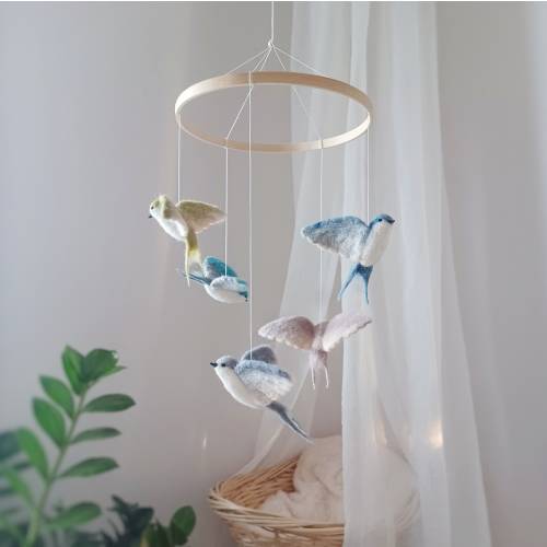 Flying bird mobile