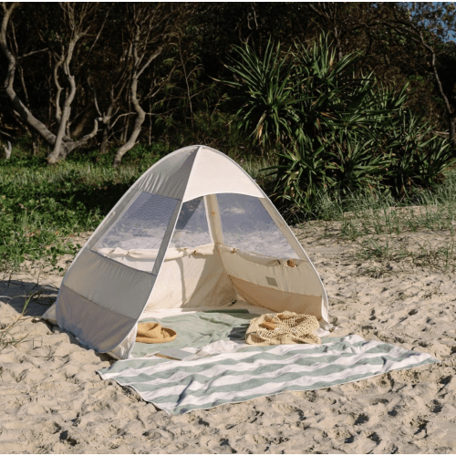 Lozi & Gabe: Pop up baby beach tent