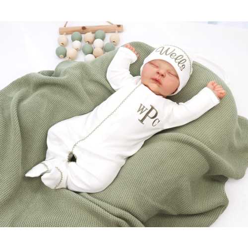 Newborn outfit, Baby Footie, Monogrammed Newborn Outfit, Custom Embroidered Name, Coming Home Gift, Soft Baby Sleeper, Baby Gift