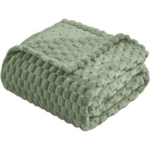 Vessia Flannel Fleece Throw Blanket(50x70 inch), 3D Jacquard Sage Green Fuzzy and Warm Blanket for Couch,Sofa,Bed,Chair, 300GSM Super Soft Touch Cozy Lightweight Throw for All-Season Home Decor