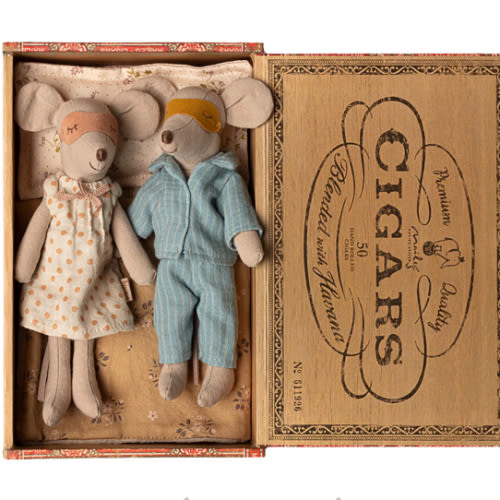Mum & Dad in cigarbox - Maileg USA