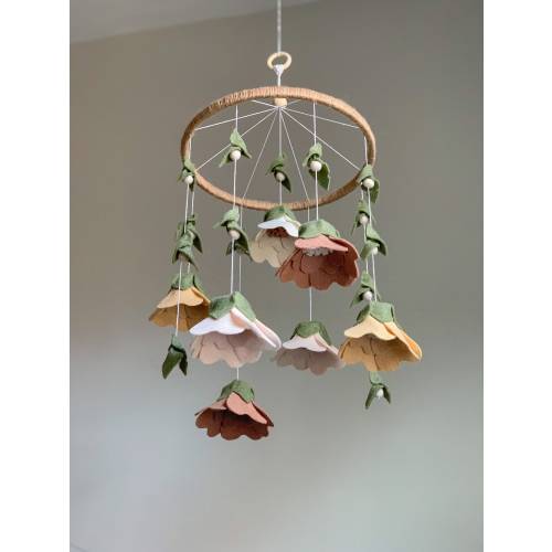 Felt Flower Crib Mobile, Boho Chic Floral Nursery Decor, Baby Girl Gift, Flower Nursery Decor, Baby Shower Gift, Flower Decor For Girl Room