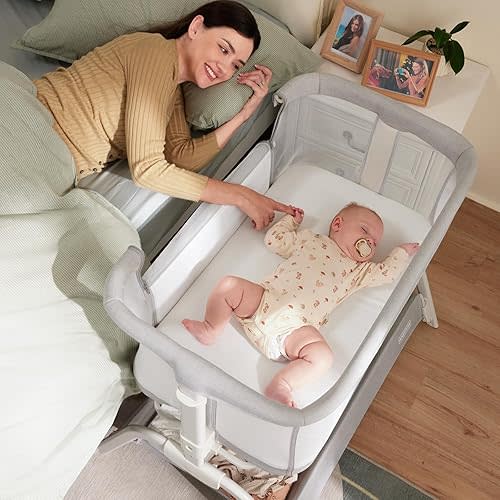 HARPPA Cuddly Lite Bassinet, 2 in 1 Baby Bassinet with Breathable Mesh and Mattress, 6 Height Adjustable, Bedside Sleeper with Anchor Strap, Storage Basket and Wheels, Light Grey
