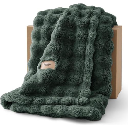 Bedsure 3D Fleece Bubble Blanket for Couch - GentleSoft Green Throw Blanket for Sofa Bed Room Decor - Luxury Soft Cozy Gifts for Women, Lightweight, All Seasons, Dark Green, 50"×60"