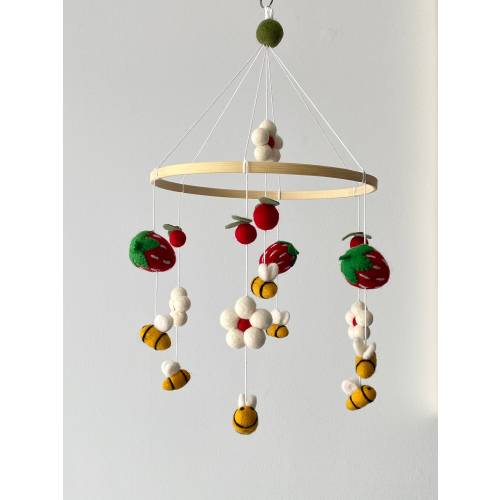 Bee mobile/ Strawberry baby mobile/ Baby  Mobile/ daisy mobile/ cot mobile/ bumblebee mobile/ fruit baby mobile/ Crib mobile