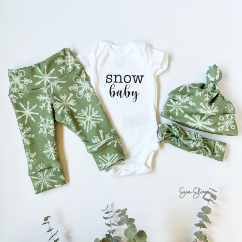 Snowflake Baby Outfit: Gender Neutral Christmas Coming Home Set