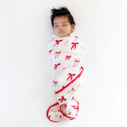 Swaddle Blanket in Small Love Bow