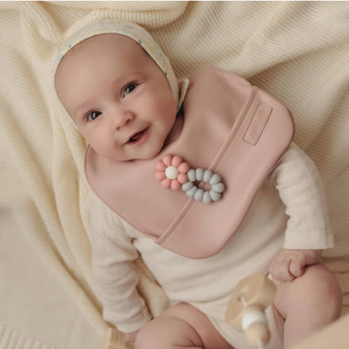 Amazon.com: Bleu La La Vegan Leather Easy Clean Baby Bibs with Pocket and Snaps for Infants 0-12 Months (Mocha + Sand) : Baby