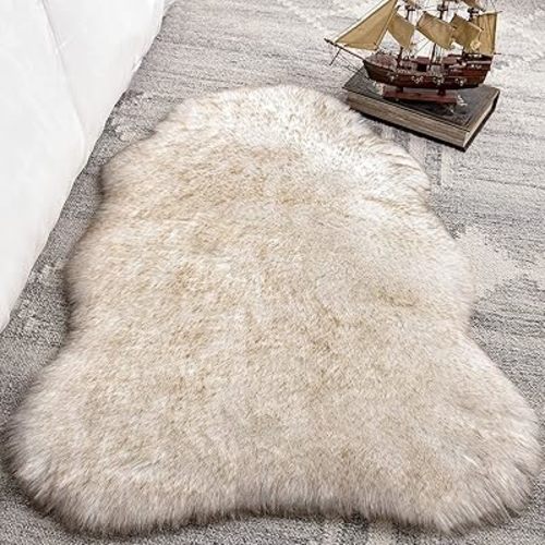 Phantoscope Fluffy Soft Faux Fox Fur Area Rugs for Bedroom Livingroom Kids Room Decor, Shaggy Fur Rugs Anti-Skid, White Brown, 2 x 3 Feet