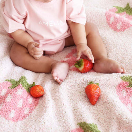 CuddleLane™ Luxe Blankets | Strawberry