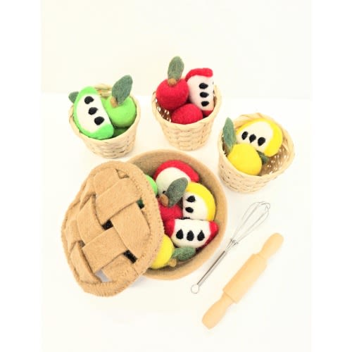 Felt Fillable Apple Pie Play Set / Apple Pie Bakery Pretend Play Food / Needle Felted Pie Shell Mini Felt Apples Apple Slices Loose Parts