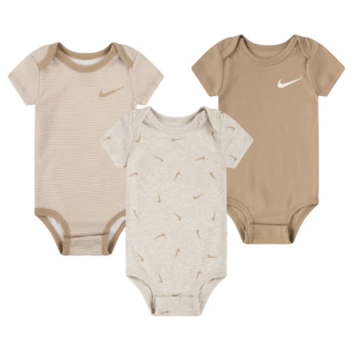 Baby Nike Essentials Set | SCHEELS.com
