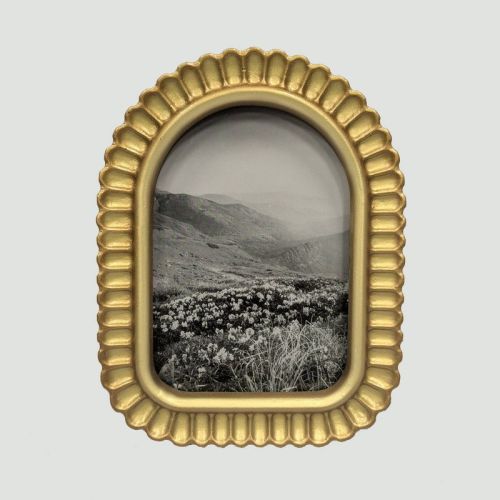 Harbortown 5"x7" Petal Arched Table Picture Frame Gold