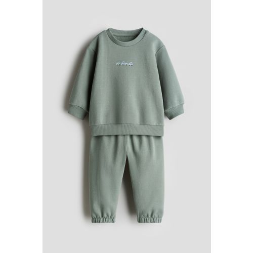 Dusty green/cars 2-piece Sweatsuit for kids | H&M US
