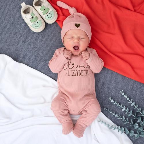 Personalized Baby Girl Name Bodysuit and Hat set, newborn Baby Girl Gift, Baby Girl Coming Home Outfit, Welcome Outfit, Baby Shower Gift
