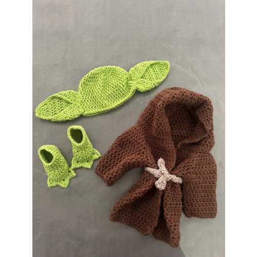 Yoda/Grogu Robe Baby Set (hat/robe/feet)