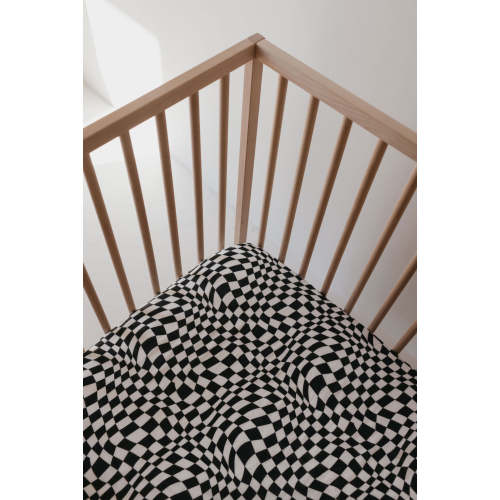 Muslin Crib Sheet | Black & White Wavy Checkerboard