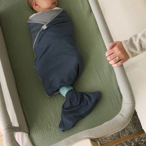 b.e.s.t. Taking Cara Babies swaddle - Coastal Blue